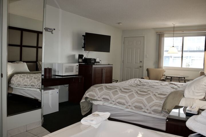 Room 19 of 39