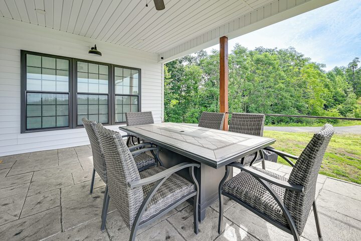 Dale Hollow Cottage w / Covered Porch & Lake Views!