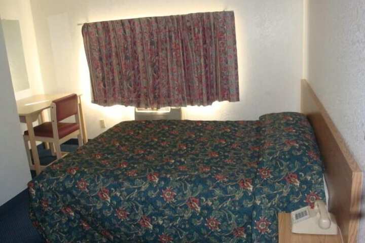 Room 19 of 41