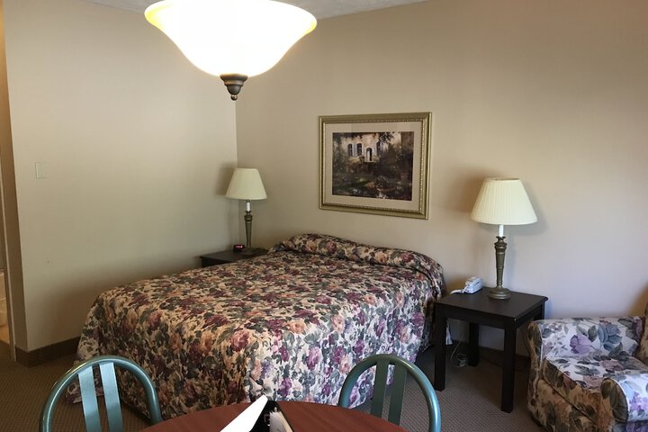Room 9 of 32