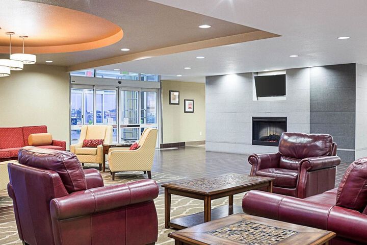 Comfort Suites Minot South
