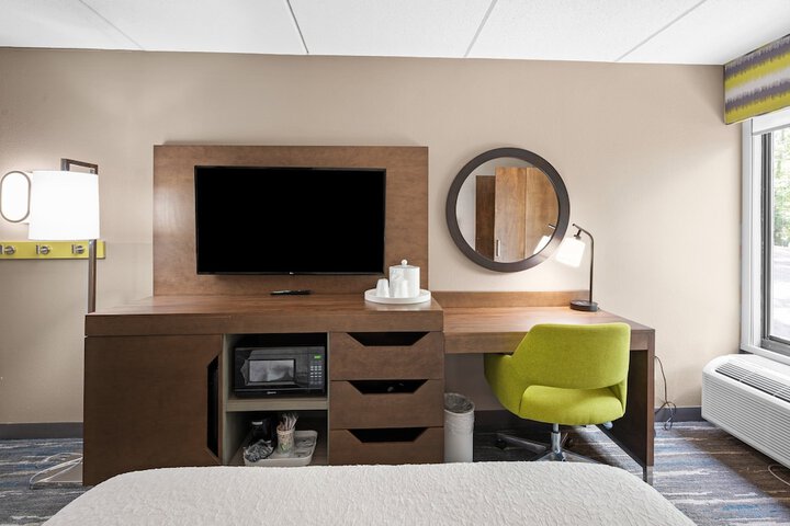 Room 13 of 35