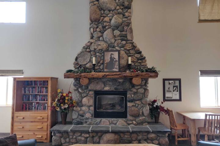 Cody Legacy Inn & Suites