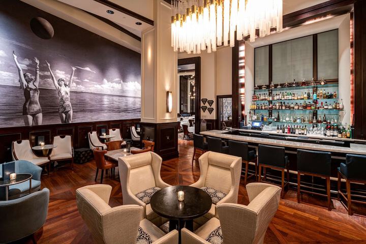 Lounge 136 of 168