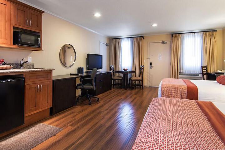 Room 30 of 64