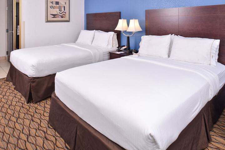 Room 32 of 63