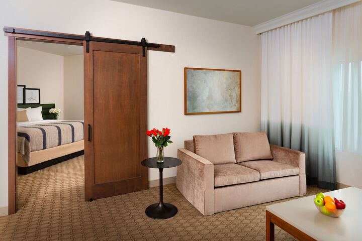Room 6 of 37