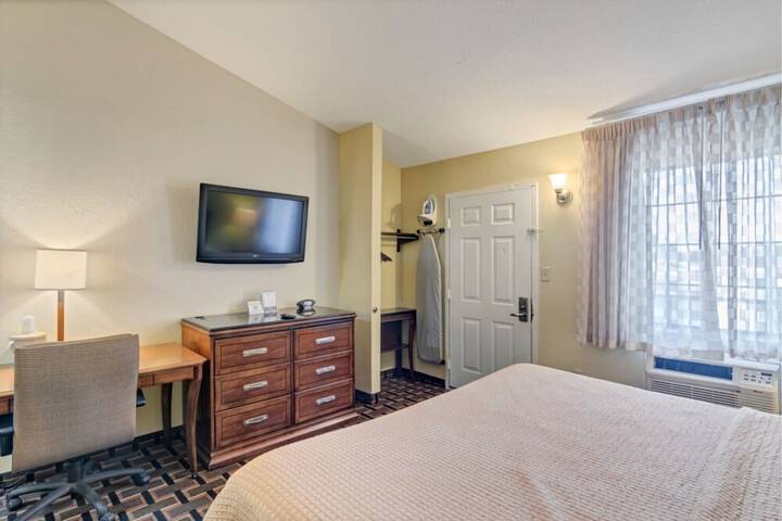 Room 17 of 36