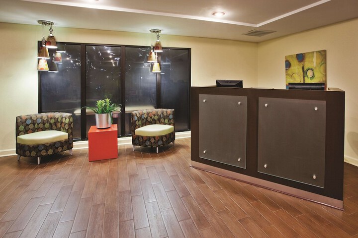 Business Center 54 of 55