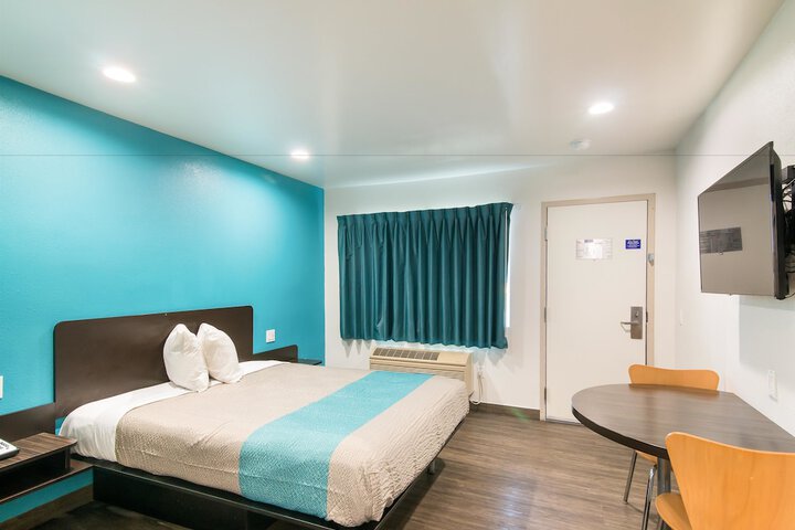 Room 29 of 35