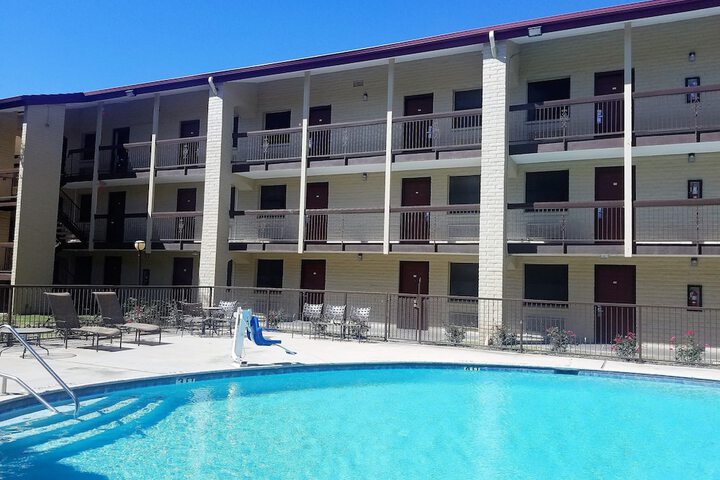 Pool 5 of 16