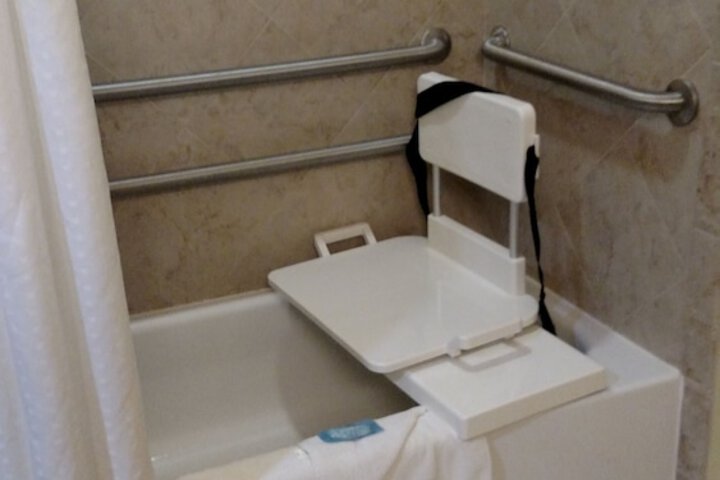 Holiday Inn Express Hotel & Suites PERRY by IHG