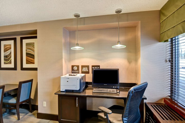 Business Center 32 of 32
