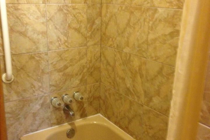 Room 6 of 23