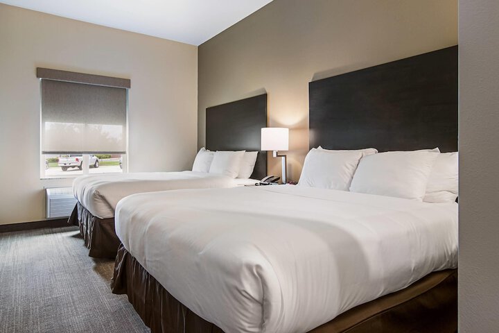 Comfort Suites Wooster near University Campus