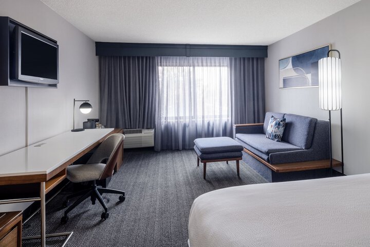 Room 34 of 47