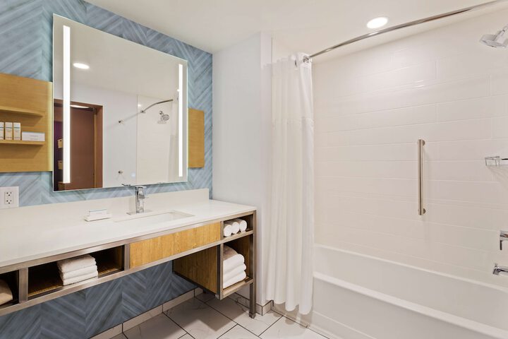 Room 18 of 35