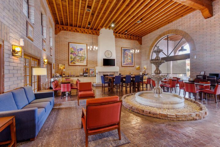 Hotel Interior 6 of 28