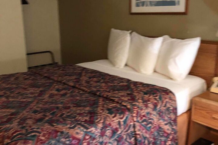Room 16 of 30