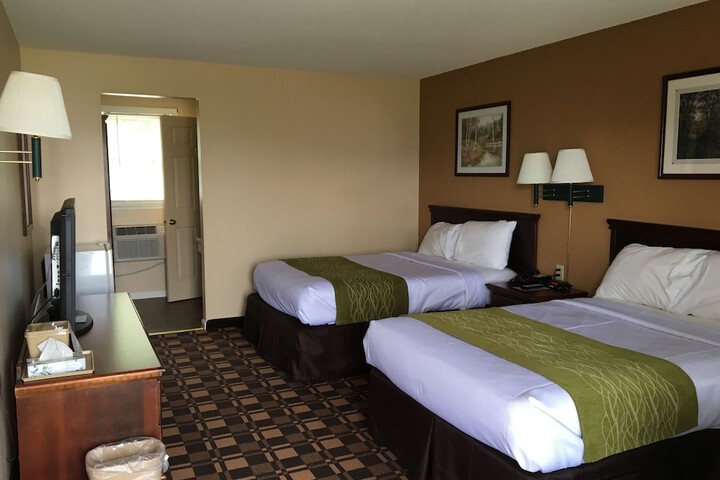 Cabot Inn & Suites