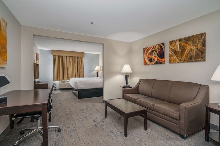 Room 7 of 15