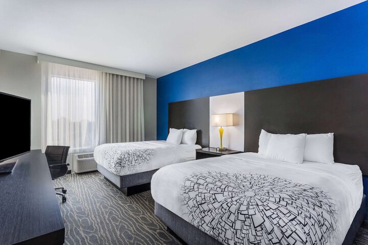 La Quinta Inn & Suites by Wyndham Odessa N. - Sienna Tower