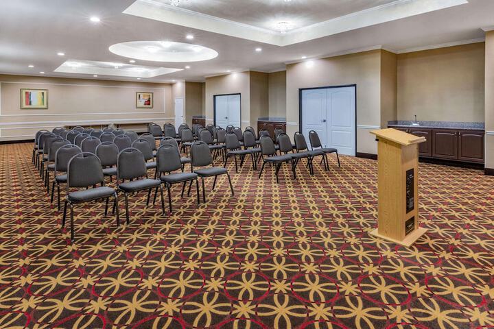 La Quinta Inn & Suites by Wyndham Garland Harbor Point