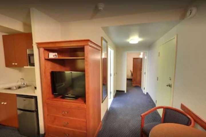 Room 62 of 77