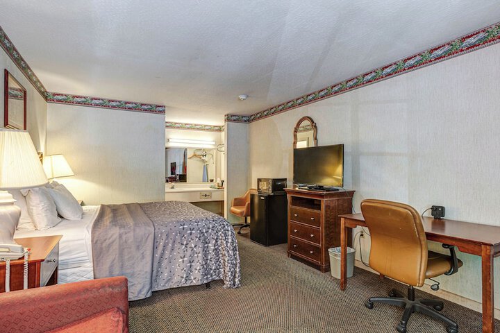 Room 18 of 40