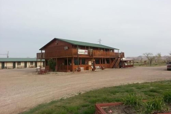 Badlands Hotel and Campground