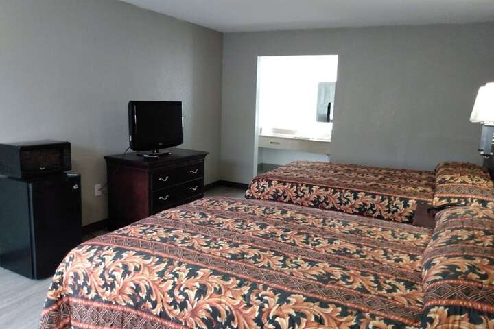 Room 13 of 31