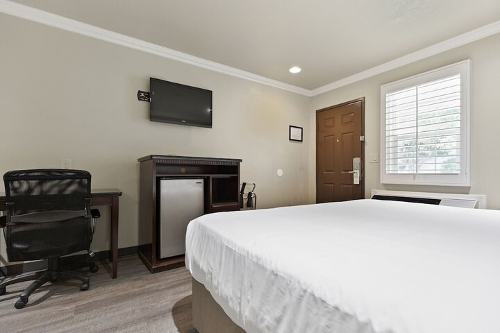 Room 44 of 94