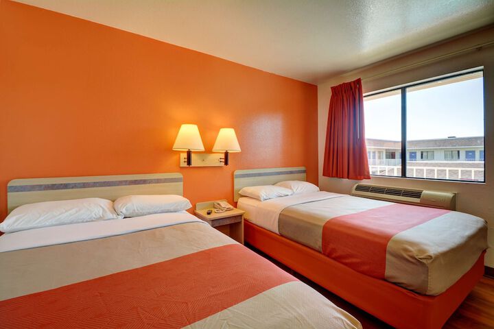 Room 14 of 27