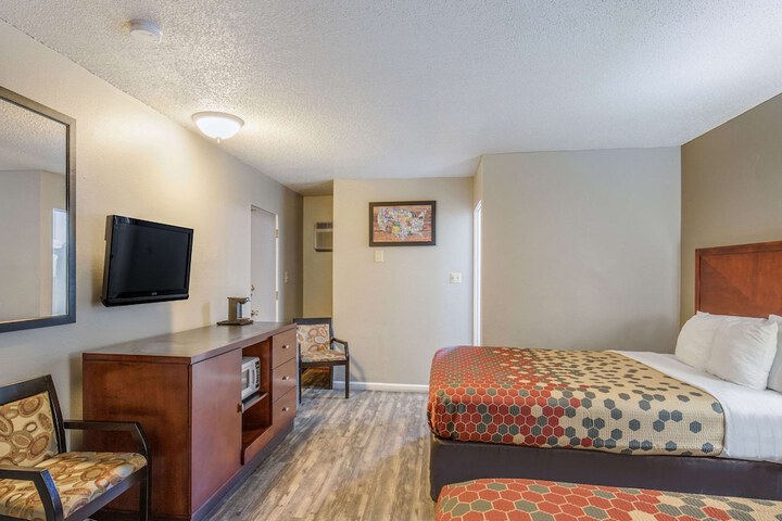 Room 15 of 27