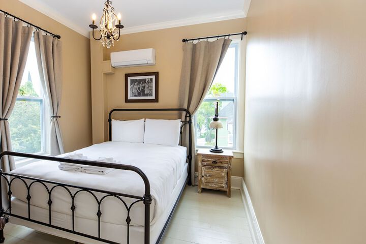 Pine Cottage Bed & Breakfast