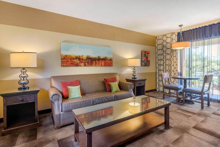 Carlton Oaks Lodge an Ascend Collection Hotel
