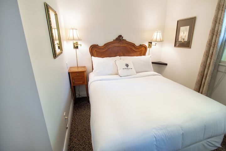 Room 48 of 103