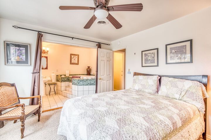 Room 8 of 33
