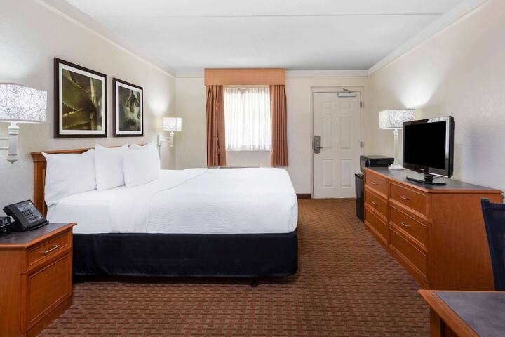 Room 19 of 36