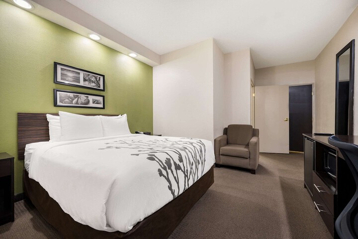Room 32 of 37