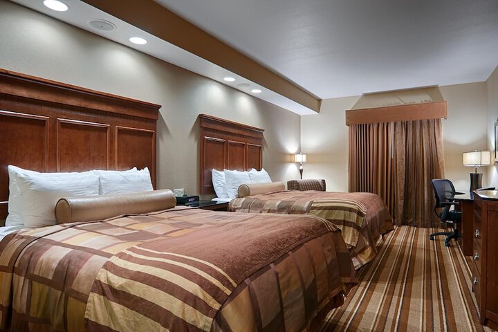 Room 10 of 16