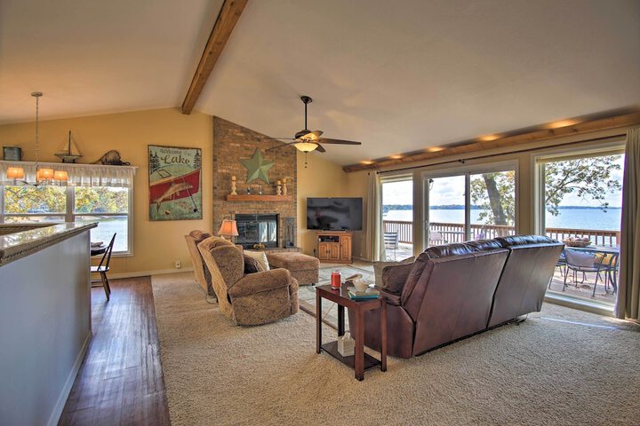 Lakefront Home w / Shared Boat Ramp in Grove!
