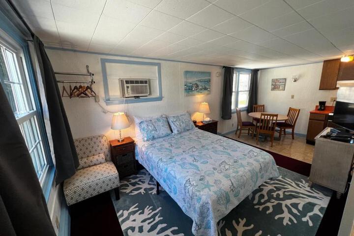Claddagh Motel & Suites