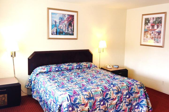 Room 12 of 19