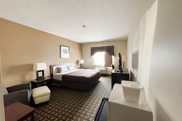 FairBridge Inn & Suites Batavia - Darien Amusement Park