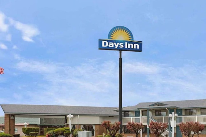 Days Inn by Wyndham Auburn