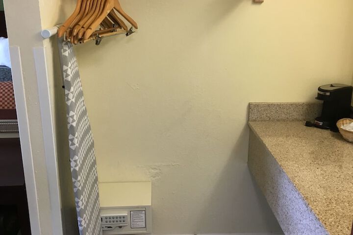 Room 10 of 23
