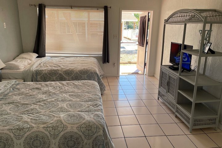 Room 12 of 20