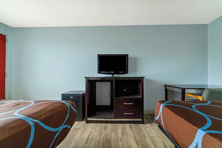 Room 35 of 76