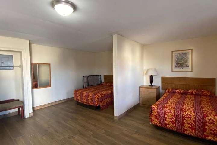 Room 12 of 33